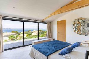 Villa Palma Giens - Vue Mer Panoramique -Piscine Chauffée Mai à Septembre- 4 chambres -Garage