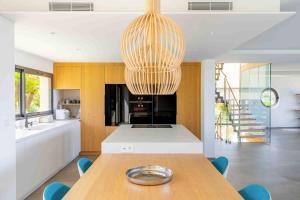 Villa Palma Giens - Vue Mer Panoramique -Piscine Chauffée Mai à Septembre- 4 chambres -Garage