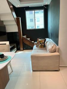 Cobertura Climatizada com Suíte 2 km do Aeroporto de Salvador Vaga de Garagem Elevador & Portaria 24h