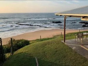 Sea-Cottage Beachfront Accommodation - Tinley Manor