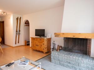 Apartment Chesa Palüdin 10 - Pontresina by Interhome