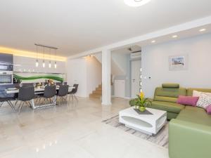 Holiday Home Nika by Interhome