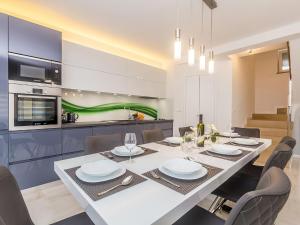 Holiday Home Nika by Interhome