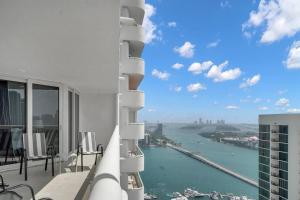 Star Dust! Heart of Miami Dream Stay! 4 BR