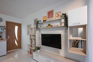 Cozy Studio - Your Home Away From Home by Flat Mаnager