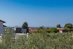 Apartment Tedi with Sea View