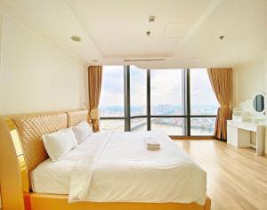 Landmark 81 - AirBnb