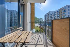 Fresh & Stylish Apartments in Poznań with Parking & Balcony by Renters