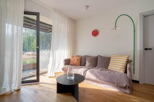 Stylish 2-Bedroom With Large Terrace, Near Forest Park & Beach, Child-Friendly Location