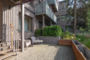 Stylish 2-Bedroom With Large Terrace, Near Forest Park & Beach, Child-Friendly Location