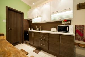 The Center Vintage & Hancrafted