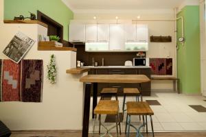 The Center Vintage & Hancrafted