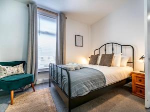 Gorgeous 4 Bedroom Home 7 Min from City Centre - Pass the Keys