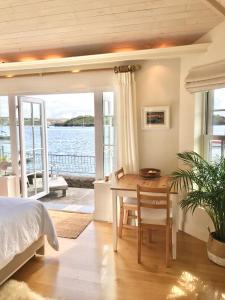 Waterfront Chic Studio