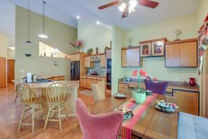 Fairfield Bay Retreat with Fireplaces and Lake Access