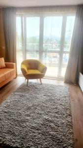 Budget overnight- Struma highway