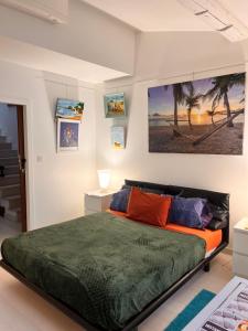 Chambre cozy spacieuse, intra-muros, clim, parking