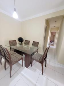 107- Apartamento c patio e piscina privada Bombas