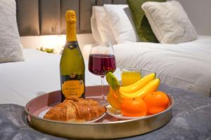 Boutique Apartment • City Centre • Free Parking • Fast WiFi • Self-Check-In • Yoko Property
