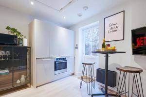 Boutique Apartment • City Centre • Free Parking • Fast WiFi • Self-Check-In • Yoko Property