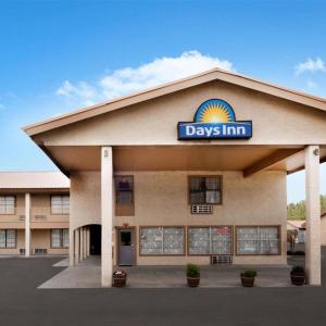 Days Inn by Wyndham Kenedy Karnes City