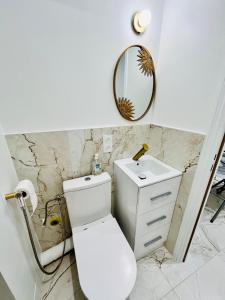 Paris rare pearl 5e Notre Dame Saint Michel