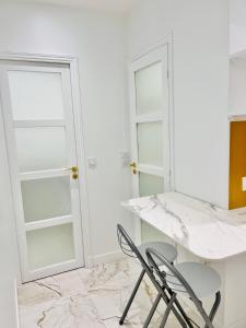 Paris rare pearl 5e Notre Dame Saint Michel