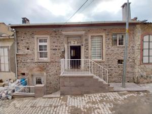 Beautiful stone guesthouse in cool Konak district