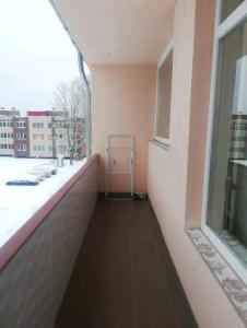 Baby friendly 1-bedroom rental w free parking