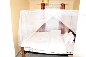 Furaha Masionette apartment Nyayo Estate Nairobi Kenya Nambari ya Simu sufuri saba sufuri moja moja nne tisa sufuri sufuri saba next to JKIA Jomo kenyatta International Airport,Next to SGR Nairobi 3Bedrooms,3 toilets,2bathrooms,Own compound,par