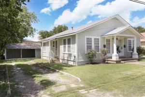 Stay Near Downtown, Riverwalk, & Pearl in 1 BR1BA