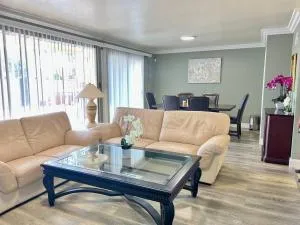 Disneyland Town Vacation Home Near Disney - Midway City