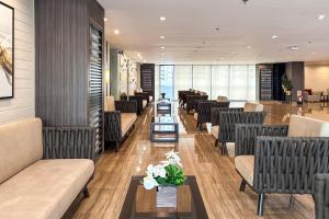 Newly Turned 0ver Cond0- Air Makati 1BR with Balcony