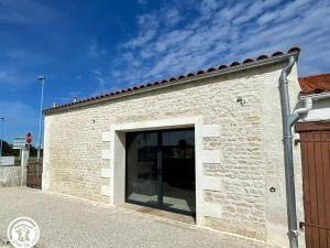 Maisons de vacances Gite Les Magnils-Reigniers, 4 pieces, 6 personnes - FR-1-426-534 : photos des chambres