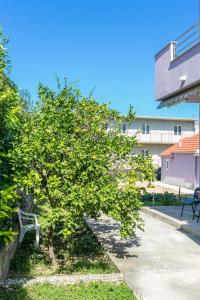 Apartments with a parking space Split - 21756