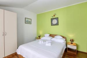 Apartments by the sea Jezera, Murter - 796