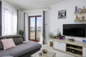 Apartments by the sea Jezera, Murter - 796