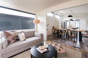 Kennington Beach Getaway with Spa