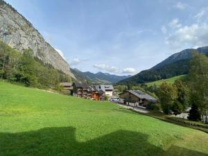 Studio calme avec parking couvert - FR-1-692-90