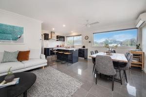 Gawalla Escape with Pool in Rye