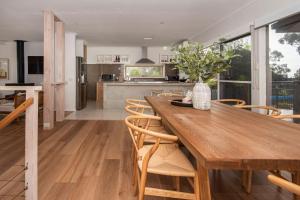 The Navigator with heated pool and spa