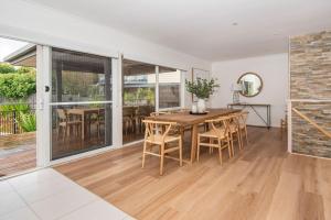 The Navigator with heated pool and spa