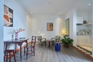 M Village Living Cách Mạng Tháng 8