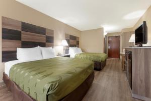Queen Room with Two Queen Beds - Non-Smoking room in Quality Inn Bemidji