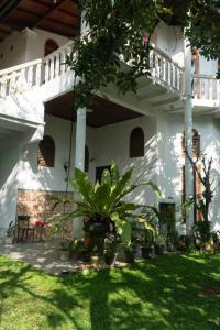 Unawatuna Villa Bird Nest