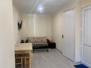 Cozy apartment in Ureki