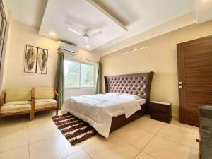Mirana House - Tasteful, 4BHK Condo near Ram Jhula