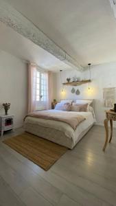 LEscapade Aixoise hyper centre historique studios free netfilx wifi romantics apartments historic center