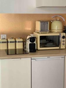 LEscapade Aixoise hyper centre historique studios free netfilx wifi romantics apartments historic center