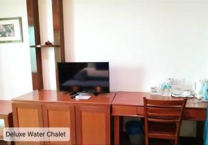 Alpine LXPD Water Chalet